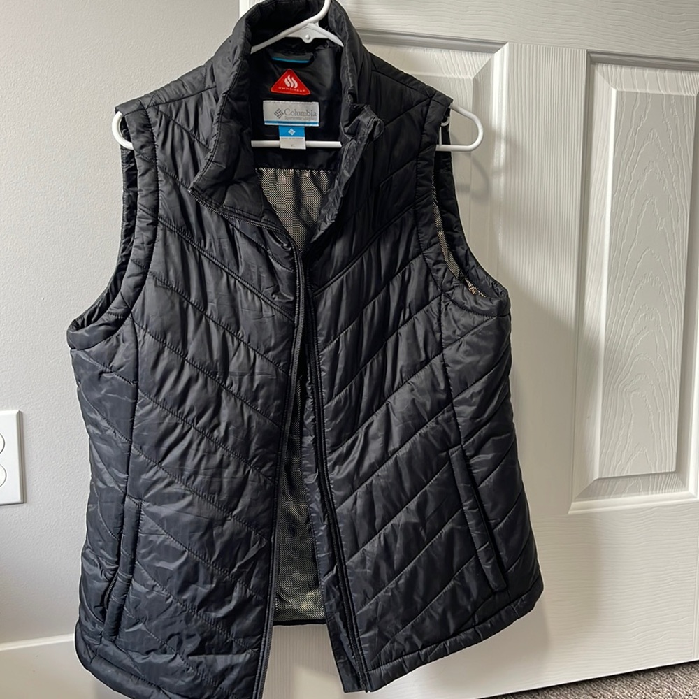 Columbia puffer vest